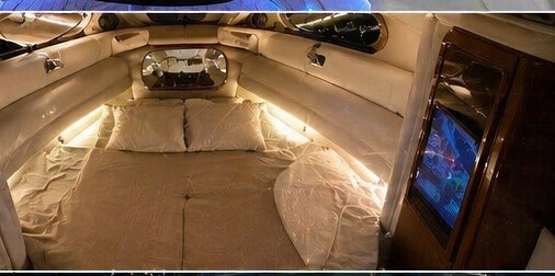 Private cabin on board Katia with double bed, ideal for the Overnight on Board experience